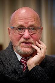 Derek Hanekom bekommerd