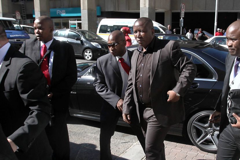 Malema wie sit agter hom